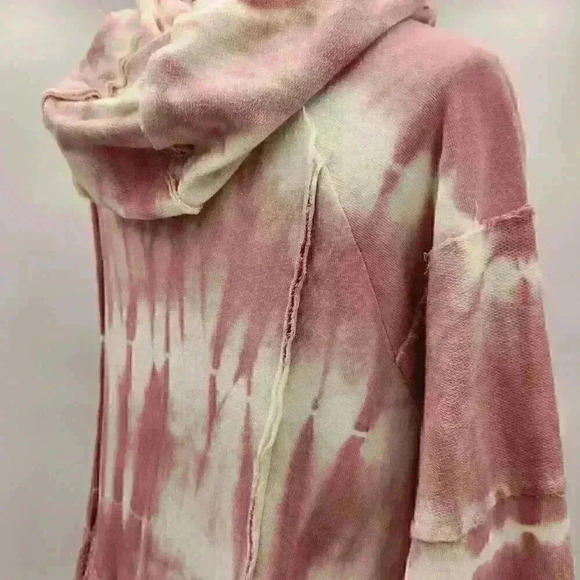 Comfy Size S POL Pastel Pink & Cream French Terry Swirl Top with Crochet Trim - Picture 5 of 16